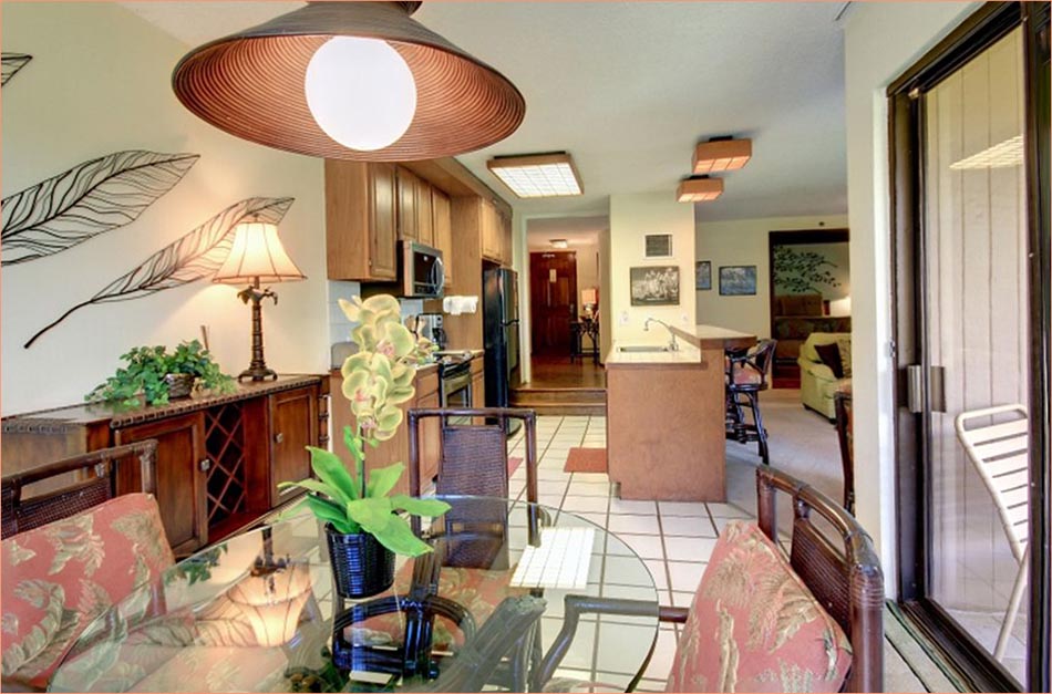 The Kaanapali Alii condo offers an open floorplan for both privacy and family together spaces.