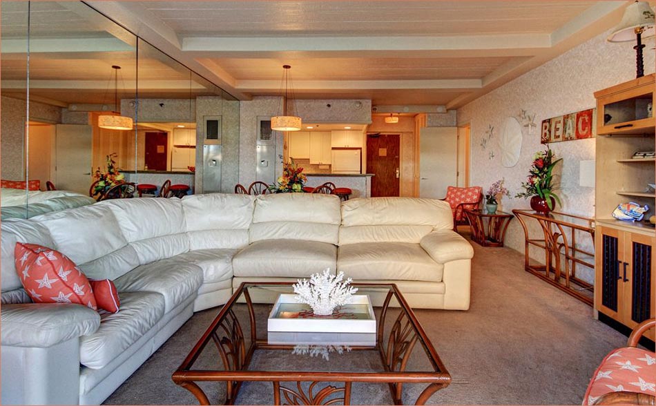 Soft leather Leather sofa, tropical furnishings, amazing ocean views from every room.