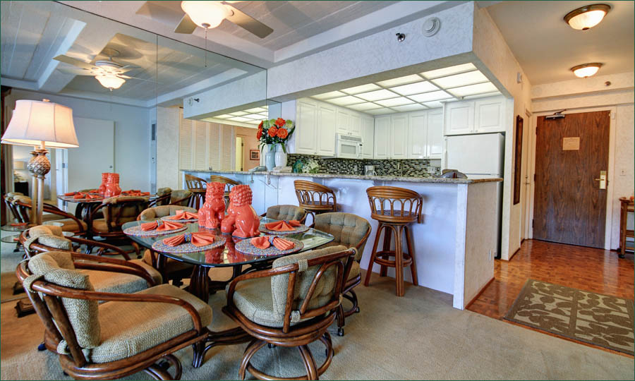 The spacious condo for rent by owner at the Whaler in Kaanapali Maui, includes a separate dining area adjacent the kitchen.